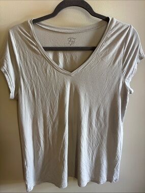 Women's V-Neck Short Sleeve Tee - Light Gray